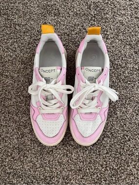 ONCEPT Women's Phoenix Sneakers